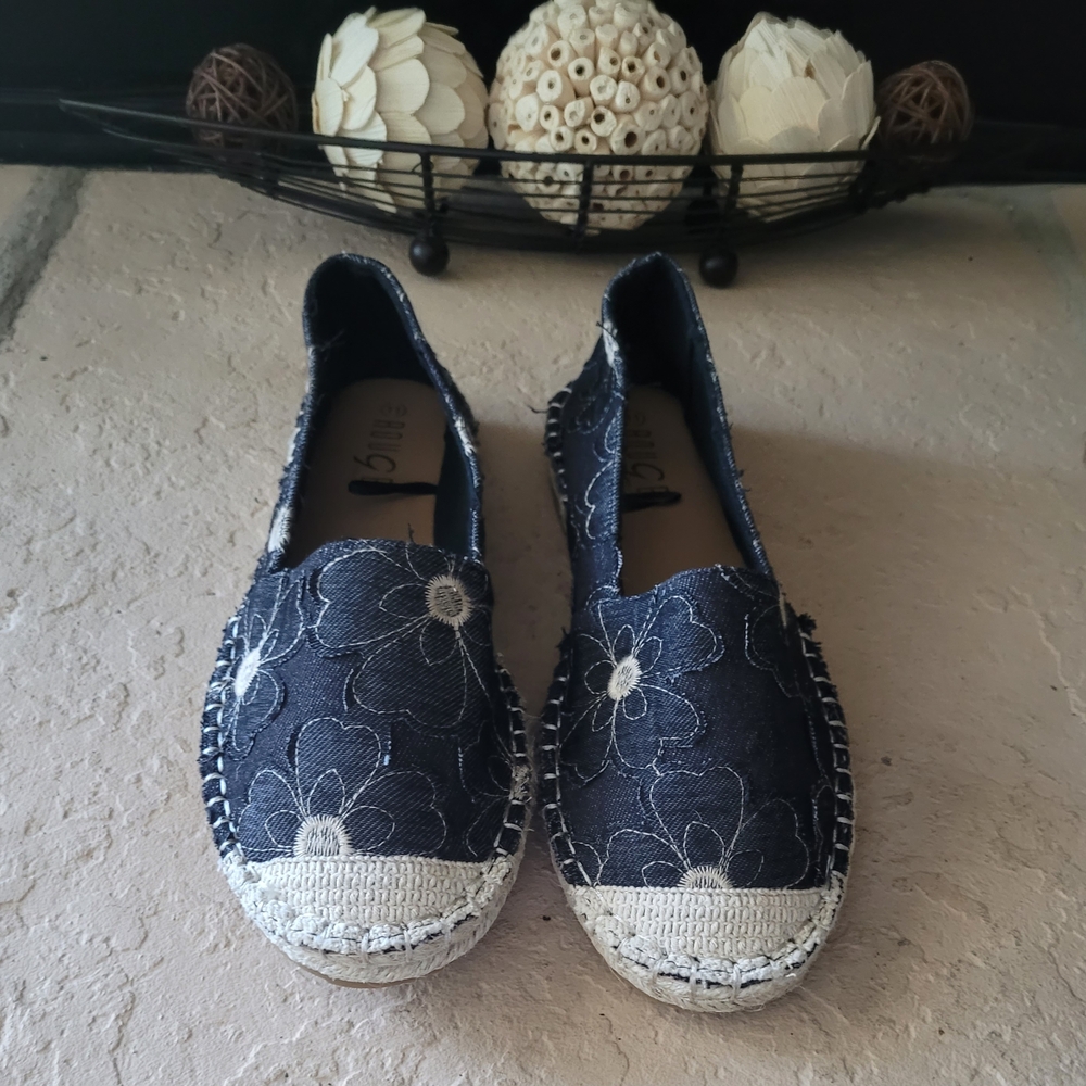 Size 11 Rouge Helium Black Floral Women Flat